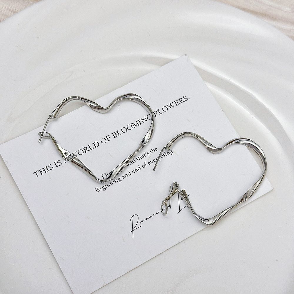 O1CN01yP6SNg1gezkwapDrt_!!2014044168-0-cib korean earrings online